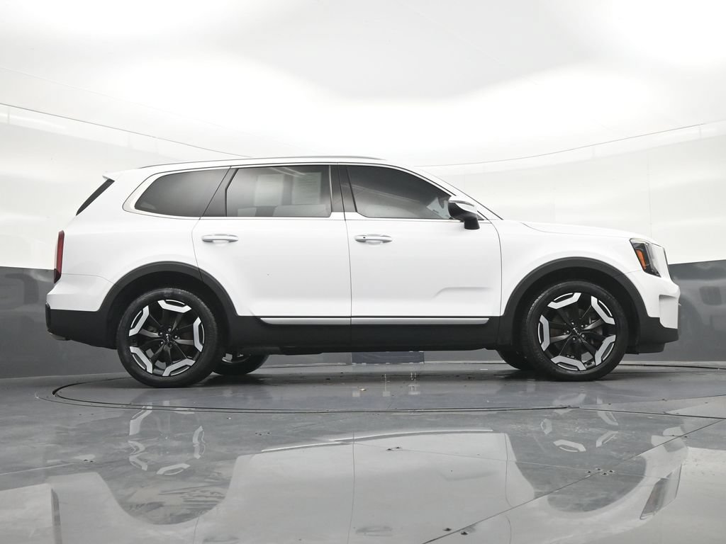 Used 2023 Kia Telluride S AWD/4WD image 28
