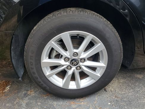 Used 2025 Toyota Camry LE image 6