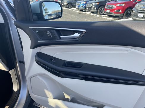 Used 2023 Ford Edge Titanium image 19