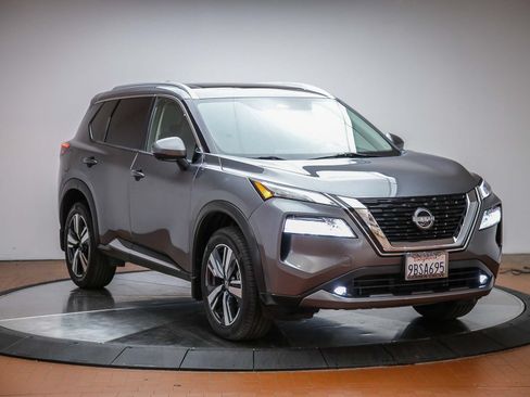 Used 2022 Nissan Rogue SL FWD image 5
