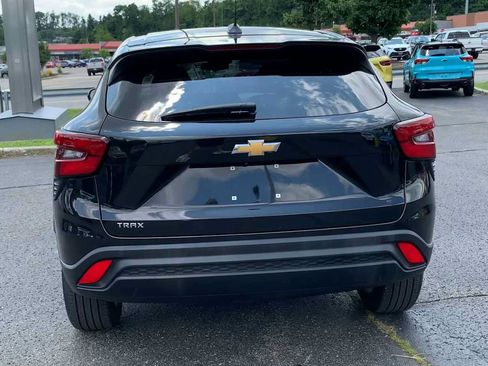 Certified 2024 Chevrolet Trax LS w/ LS Convenience Package FWD image 7