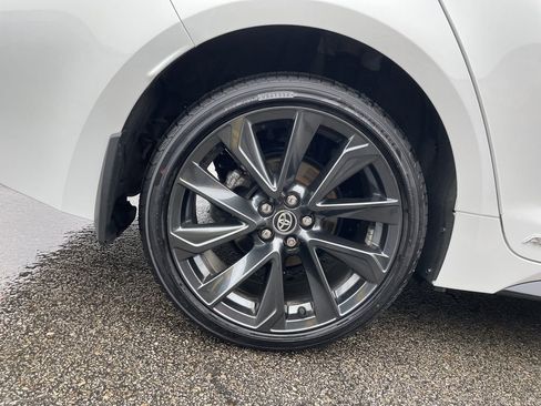 Used 2023 Toyota Corolla SE w/ SE Package image 12