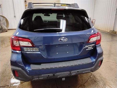 Used 2019 Subaru Outback 3.6R Limited w/ Popular Package #2 AWD/4WD image 8