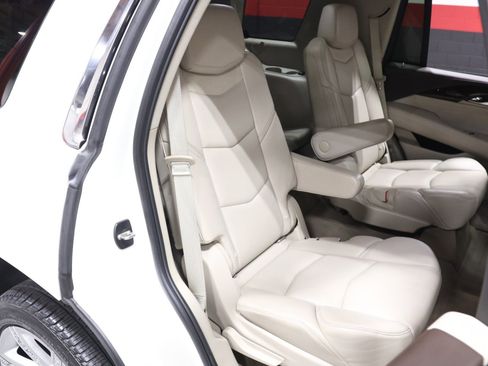 Used 2015 Cadillac Escalade Luxury AWD/4WD image 51