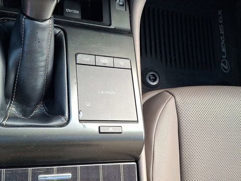 Used 2023 Lexus GX 460 Premium w/ Accessory Package AWD/4WD image 26