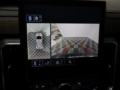 Used 2025 GMC Acadia Denali w/ Super Cruise Package image 11