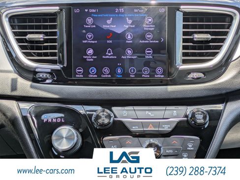 Used 2018 Chrysler Pacifica Touring-L w/ Premium Audio Group FWD image 16