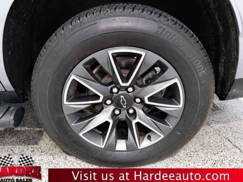 Used 2024 Chevrolet Tahoe Z71 w/ Luxury Package AWD/4WD image 10