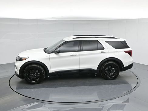 Certified 2023 Ford Explorer ST-Line w/ Class IV Trailer Tow Package image 39