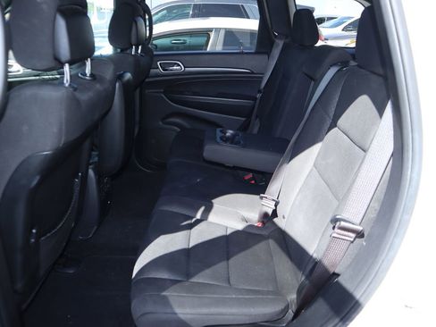 Used 2020 Jeep Grand Cherokee Laredo RWD image 10