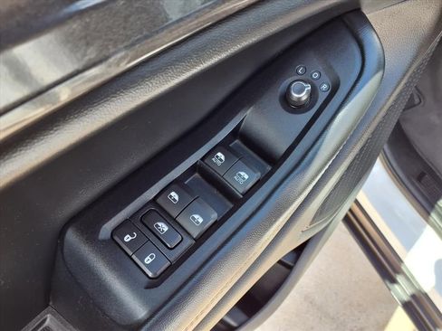 Used 2023 Jeep Grand Cherokee Altitude image 23