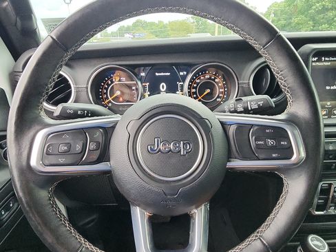 Used 2022 Jeep Wrangler Unlimited Sahara w/ Cold Weather Group AWD/4WD image 12