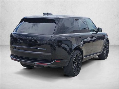 Used 2025 Land Rover Range Rover SE AWD/4WD image 5