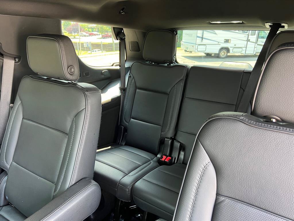 Used 2025 GMC Yukon Denali AWD/4WD image 15