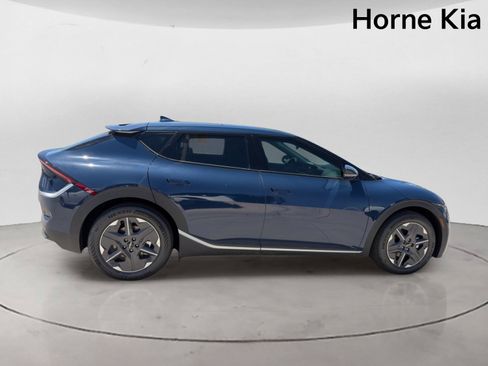 New 2026 Kia EV6 Light RWD image 3