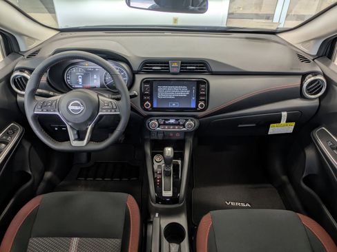 New 2025 Nissan Versa SR w/ Trunk Package image 19