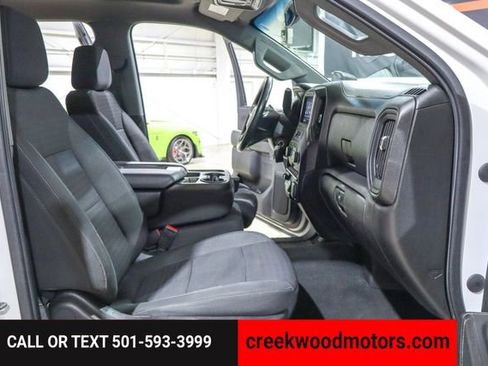 Used 2022 Chevrolet Silverado 2500 Custom w/ Custom Value Package image 9