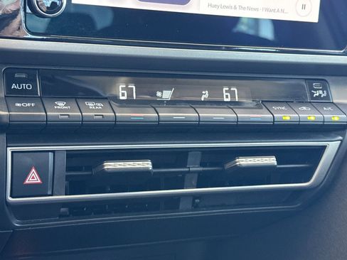 Used 2025 Toyota Camry LE FWD image 28