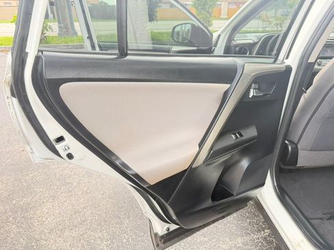 Used 2015 Toyota RAV4 XLE FWD image 22