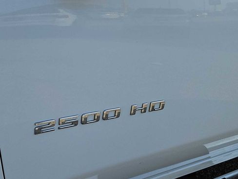 Used 2025 Chevrolet Silverado 2500 LT AWD/4WD image 11