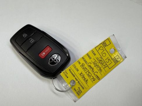 Used 2024 Toyota Corolla Cross XLE image 42