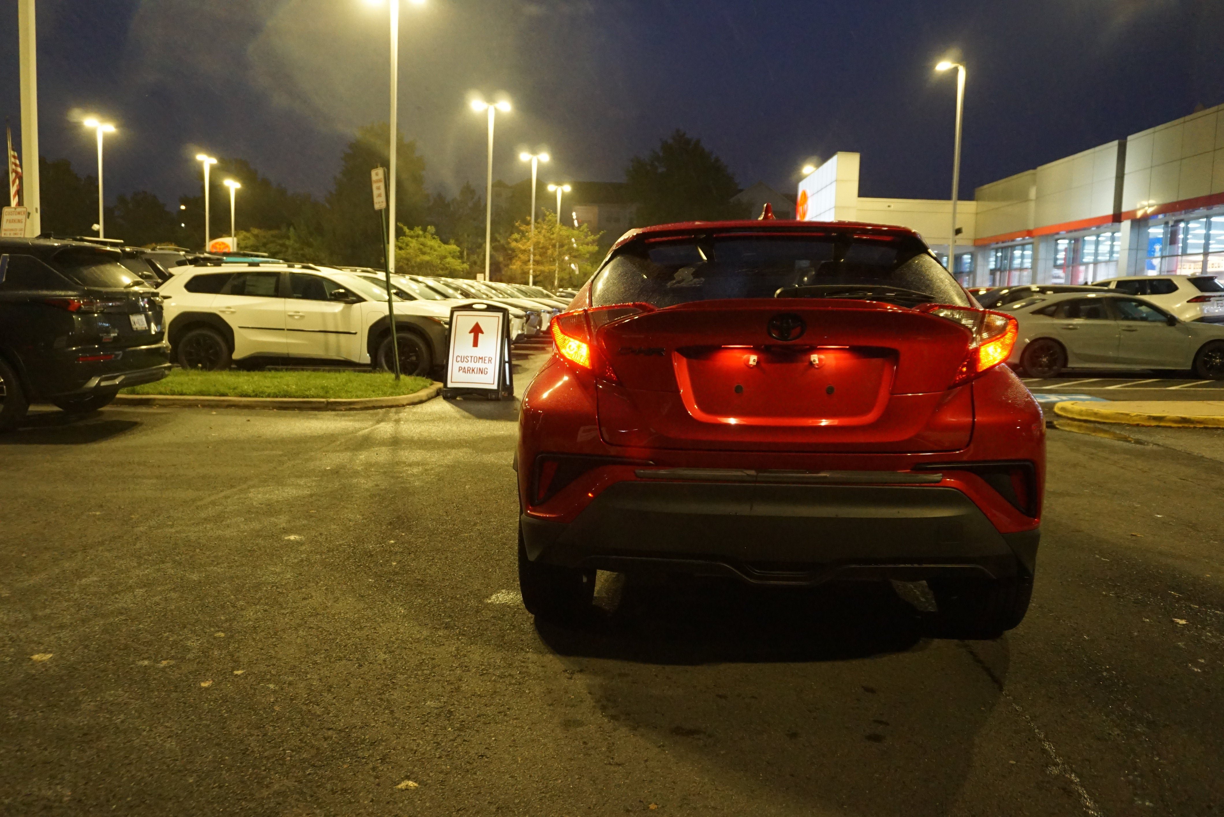Used 2021 Toyota C-HR XLE FWD image 5