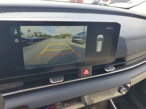 New 2026 Kia Carnival EX FWD image 17