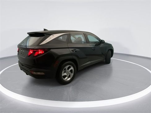 Used 2024 Hyundai Tucson SE image 4