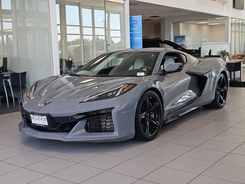 Used 2025 Chevrolet Corvette E-Ray w/ ZER Performance Package AWD/4WD image 1