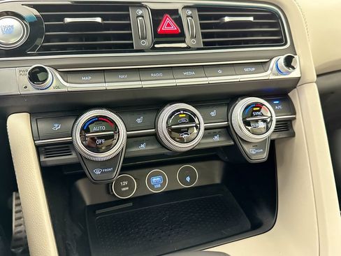 Used 2023 Genesis G70 2.0T w/ Sport Prestige Package RWD image 16