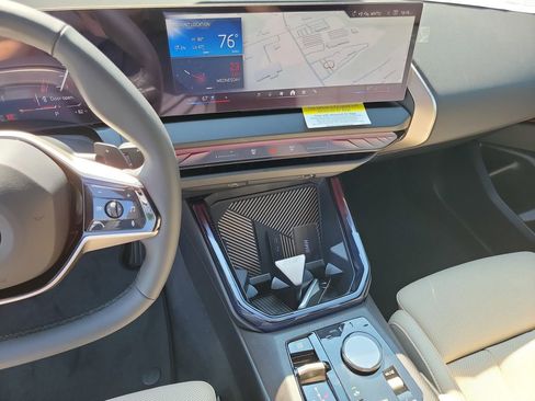 New 2025 BMW X3 xDrive30i w/ Premium Package image 18