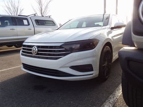 Used 2019 Volkswagen Jetta SEL Premium image 1