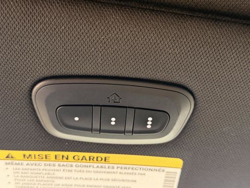 Used 2026 Chrysler Pacifica Select FWD image 36