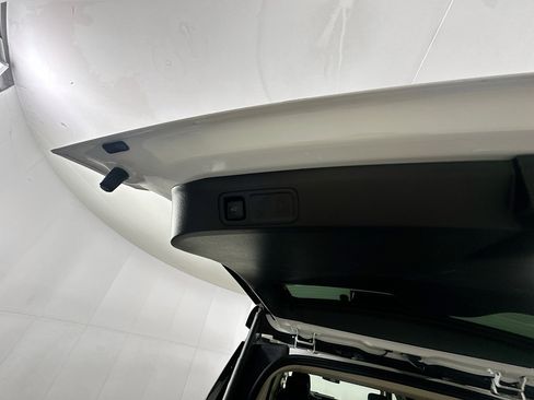 Used 2024 Ford Expedition Max XLT image 31