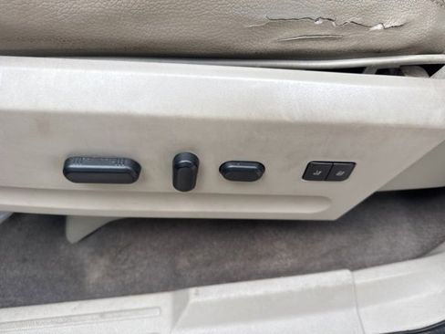 Used 2010 Ford Expedition Limited image 16