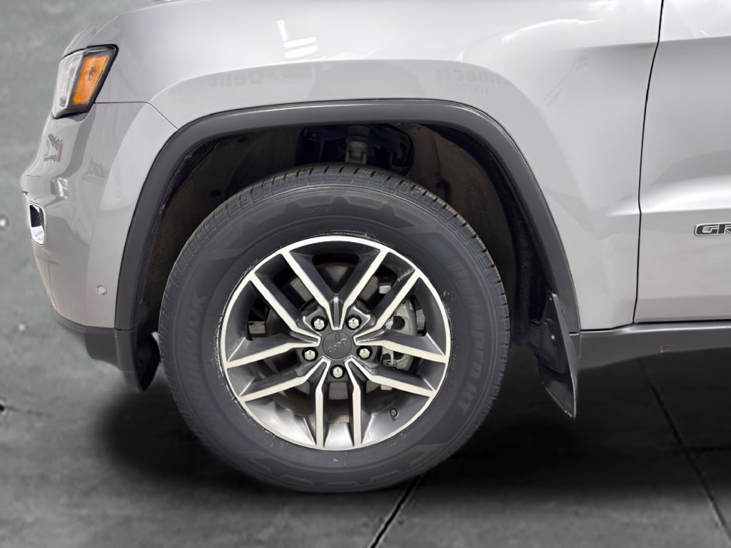 Used 2020 Jeep Grand Cherokee Limited w/ Trailer Tow Group IV AWD/4WD image 17