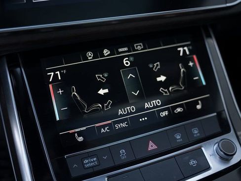 Certified 2025 Audi Q7 2.0T Premium w/ Convenience Plus Package image 26