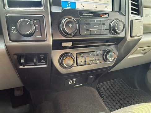 Used 2018 Ford F250 XLT w/ XLT Value Package AWD/4WD image 16