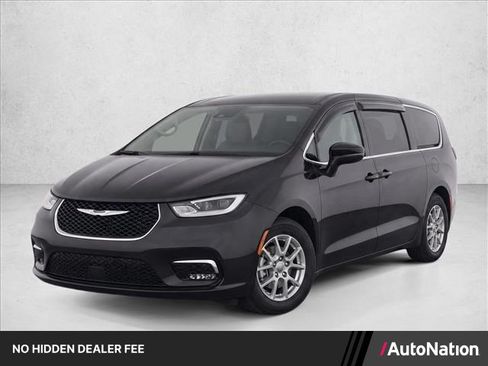 Used 2023 Chrysler Pacifica Touring-L FWD image 1