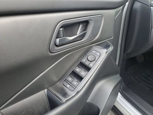 Certified 2025 Nissan Rogue S FWD image 18