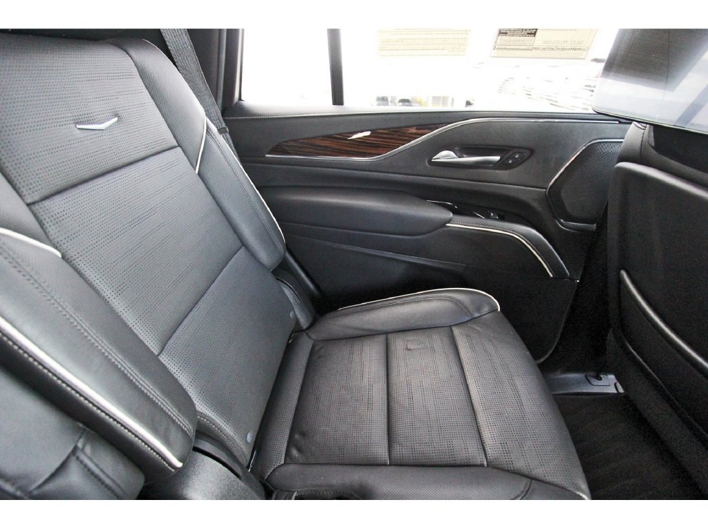 Used 2024 Cadillac Escalade Premium Luxury RWD image 11