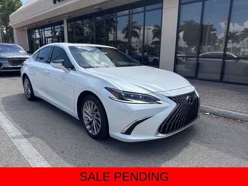 Used 2022 Lexus ES 300h Ultra Luxury w/ Accessory Package image 1