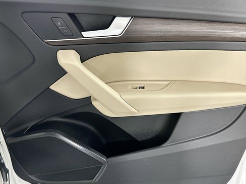 Used 2023 Audi Q5 2.0T Premium w/ Convenience Package image 23