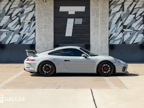 Used 2018 Porsche 911 GT3 RWD image 17