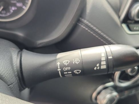 Used 2024 Nissan Sentra SV FWD image 29