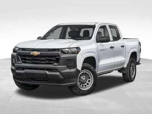 Used 2024 Chevrolet Colorado Trail Boss w/ Advanced Trailering Package AWD/4WD image 4