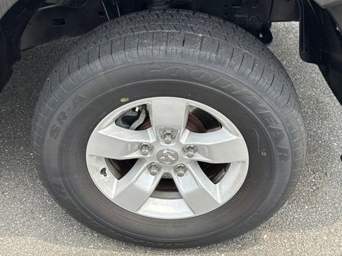 Used 2019 RAM 1500 Tradesman w/ Chrome Appearance Group RWD image 27