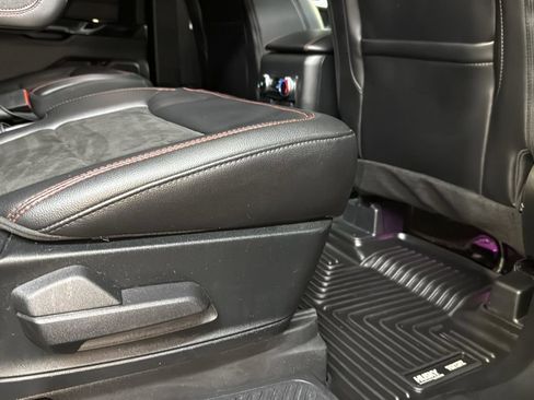 Used 2023 Ford Explorer ST-Line w/ Class IV Trailer Tow Package image 27