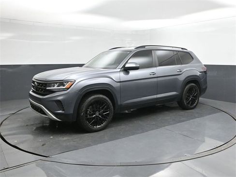 Used 2023 Volkswagen Atlas SE image 1
