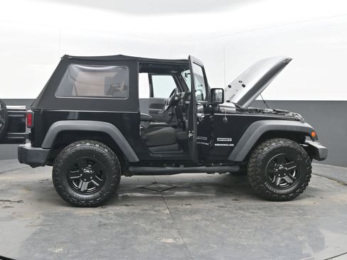 Used 2014 Jeep Wrangler Sport image 41